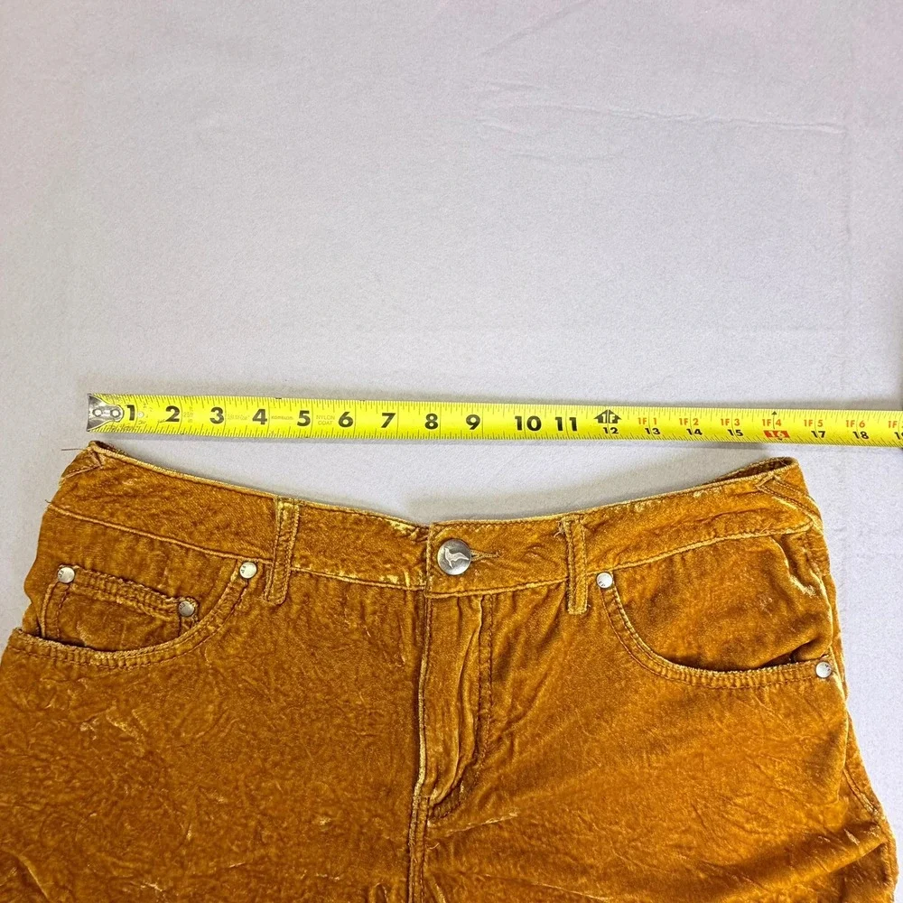 Free People Velvet Shorts Women Size 30 Mustard Yellow Gold Crushed Silk Blend - Picture 6 of 10
